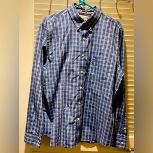 Dockers Classic Fit Shirt Sleeve length 26”. Neck 18 1/2”